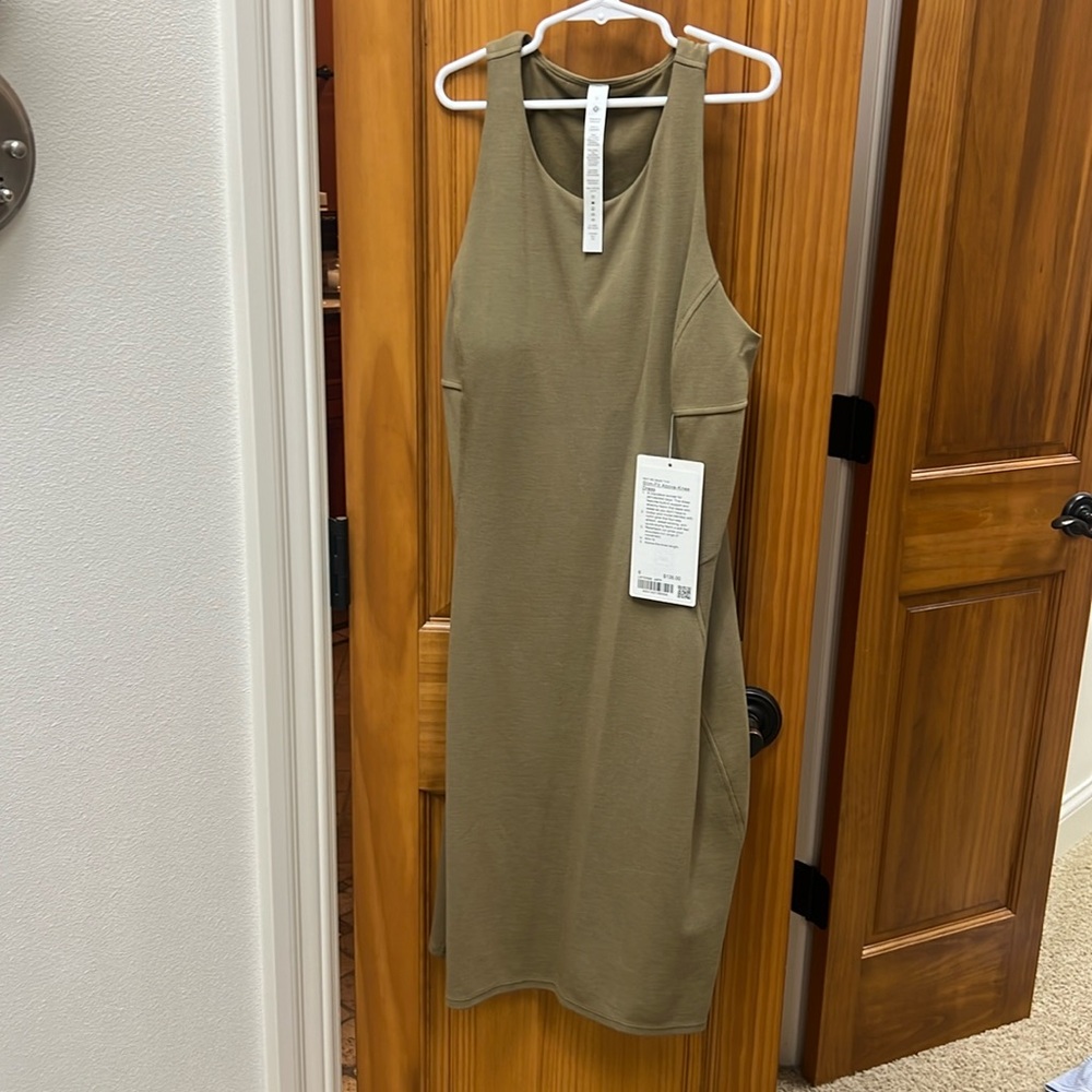 Lululemon dress size 6. Built in bra